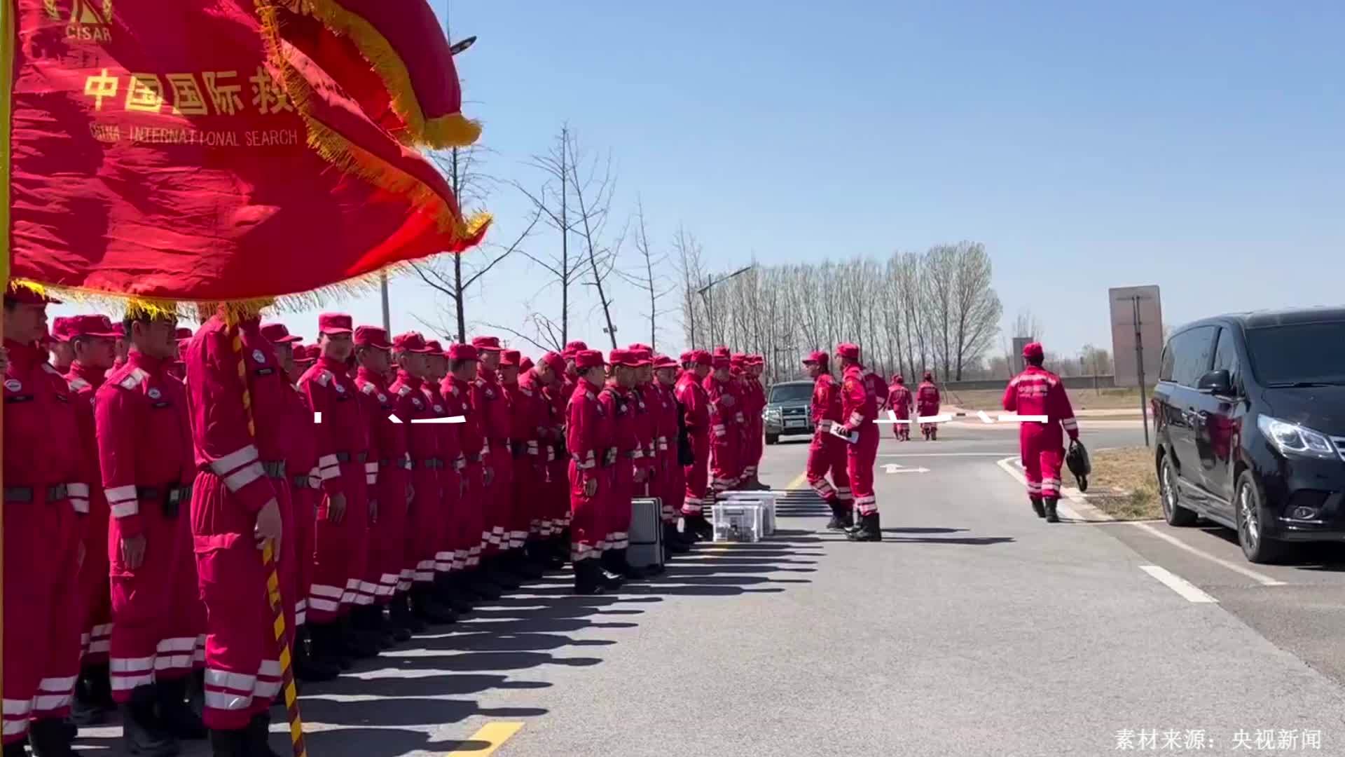 中国救援队抵达受灾严重的曼德勒市，各项工作正在紧张有序进行