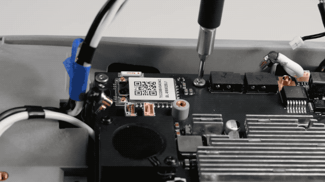 他们把宇树的网红机器狗“剥皮拆骨”,发现了它倒立行走的秘密