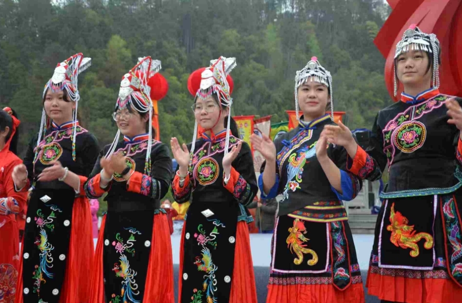 吉安永新县举行首届“三月三”畲族民俗文化节