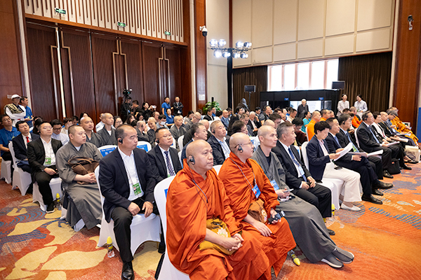 数字赋能 同归方寸：2025博鳌论坛宗教分论坛引领全球佛典数字化热潮