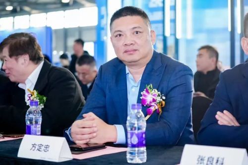湖北省清洗保洁行业协会会长方定忠