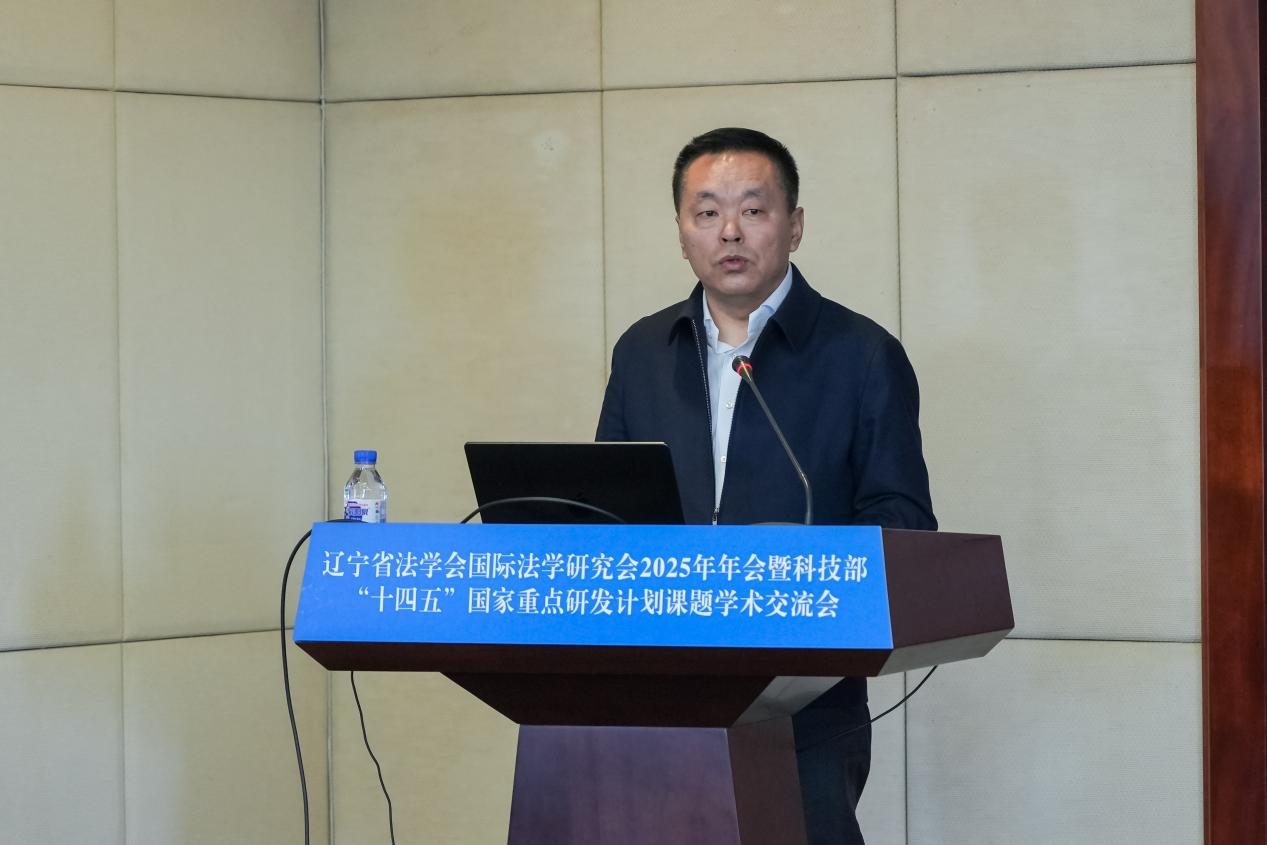 大连外国语大学党委书记王伟辰致辞