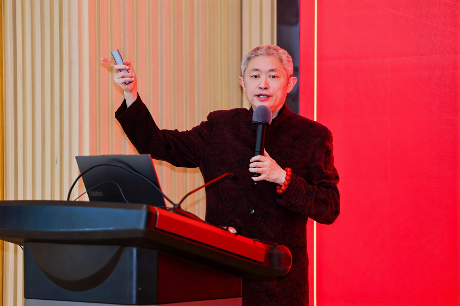 图:南京大学校友 夏力