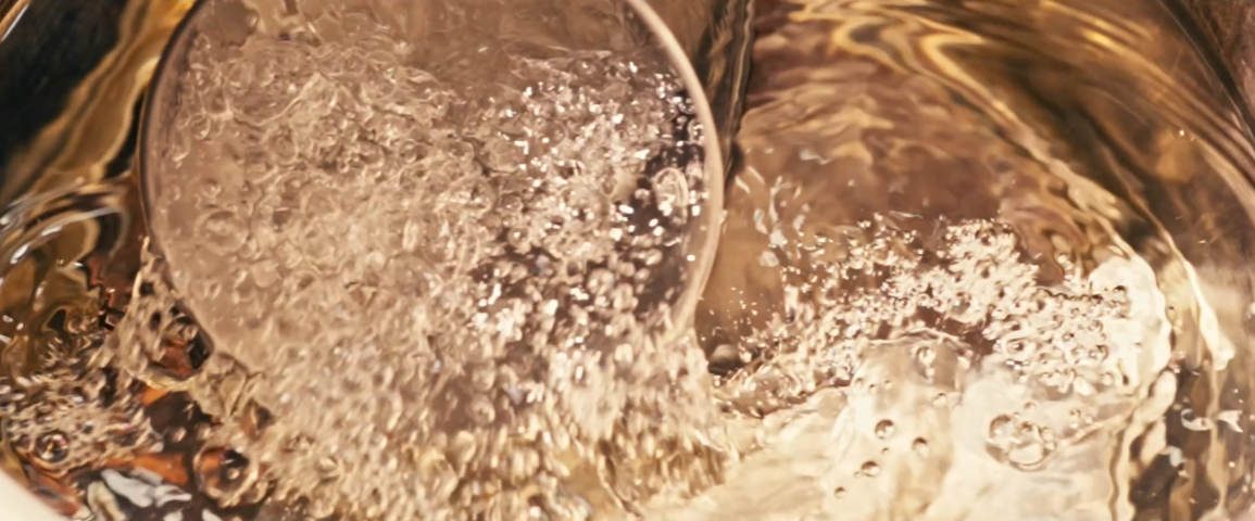 从一粒粮到一滴酒，解码武陵酒名酒品质的黄金密码