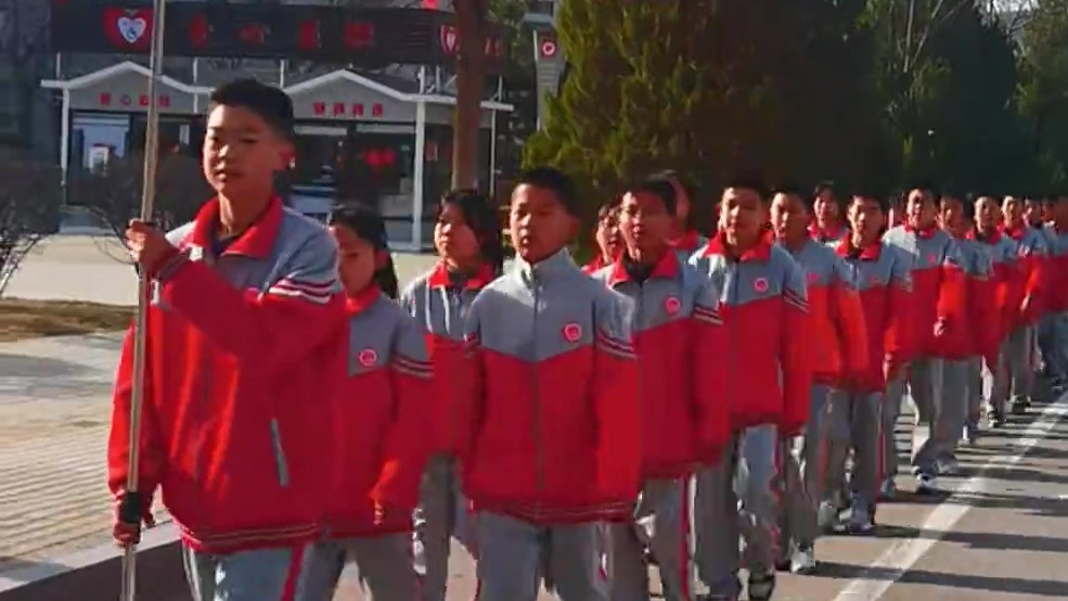 甘肃省2025年“清明祭英烈　重走长征路”思政教育主题实践活动在庆阳华池县举行