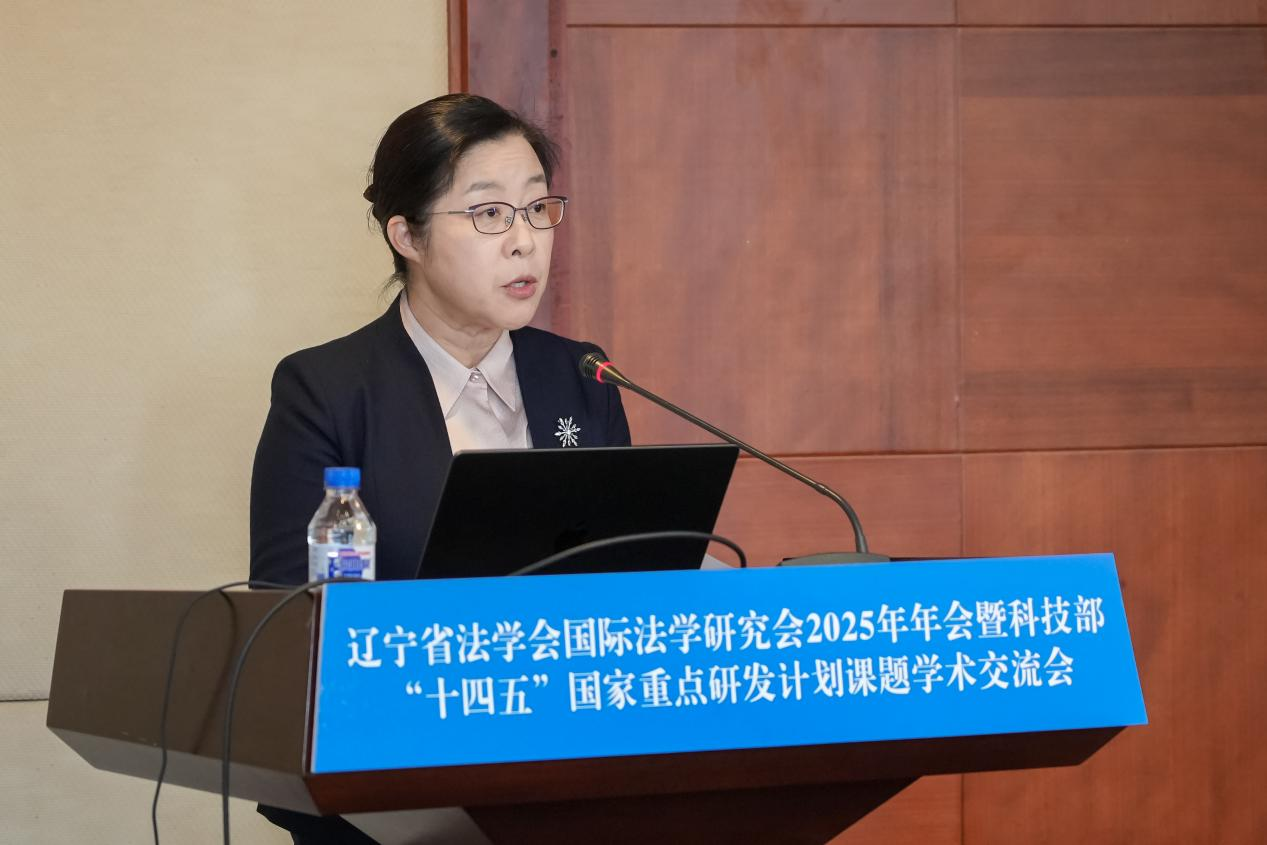 石竹青副校长代表辽宁师范大学致欢迎词