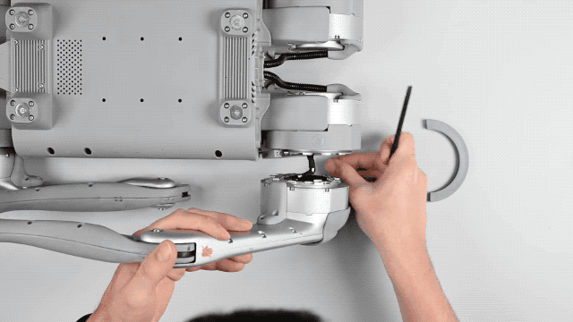 他们把宇树的网红机器狗“剥皮拆骨”,发现了它倒立行走的秘密