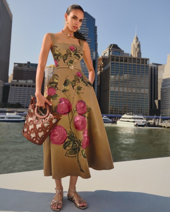 Oscar de la Renta 发布2025春夏系列