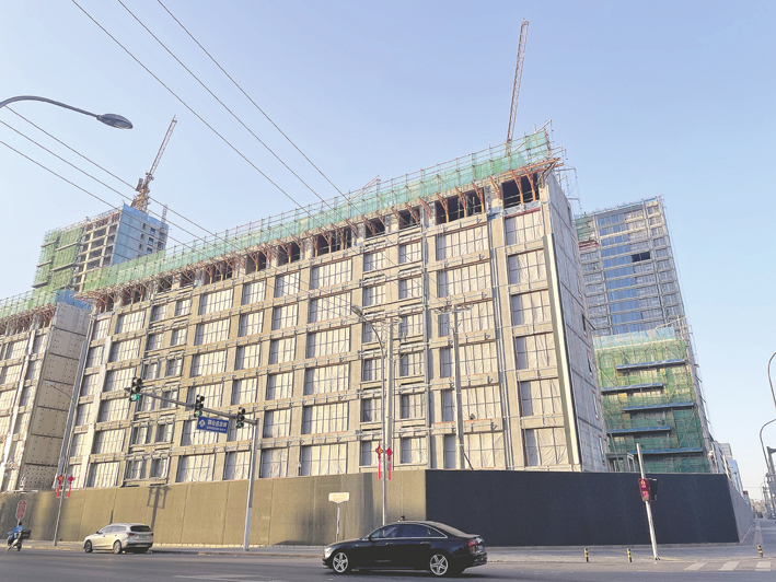 3月份，北京新建商品住宅（不含共有产权房）环比上涨107%，同比上涨51.7%。图为北京一处在建楼盘项目。 每经记者 陈梦妤 摄