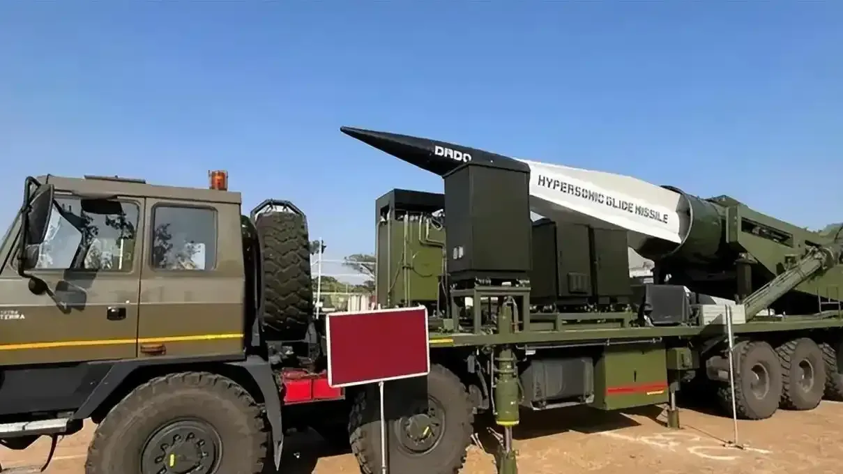 印度军事动向：采购战机、“高超音速导弹”亮相、推出新型雷达反隐形战机