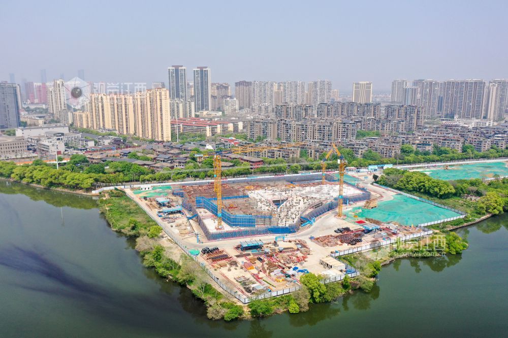 建设正酣（图）