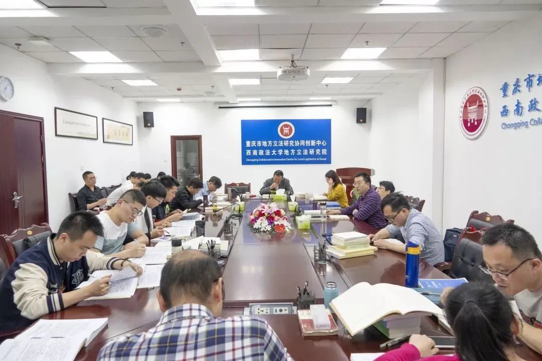 付子堂教授在“深夜课堂”为同学们授课