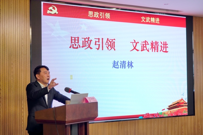 专家为江苏省少儿思政研学班授课 赵清林宣讲国防教育语言生动激情难掩