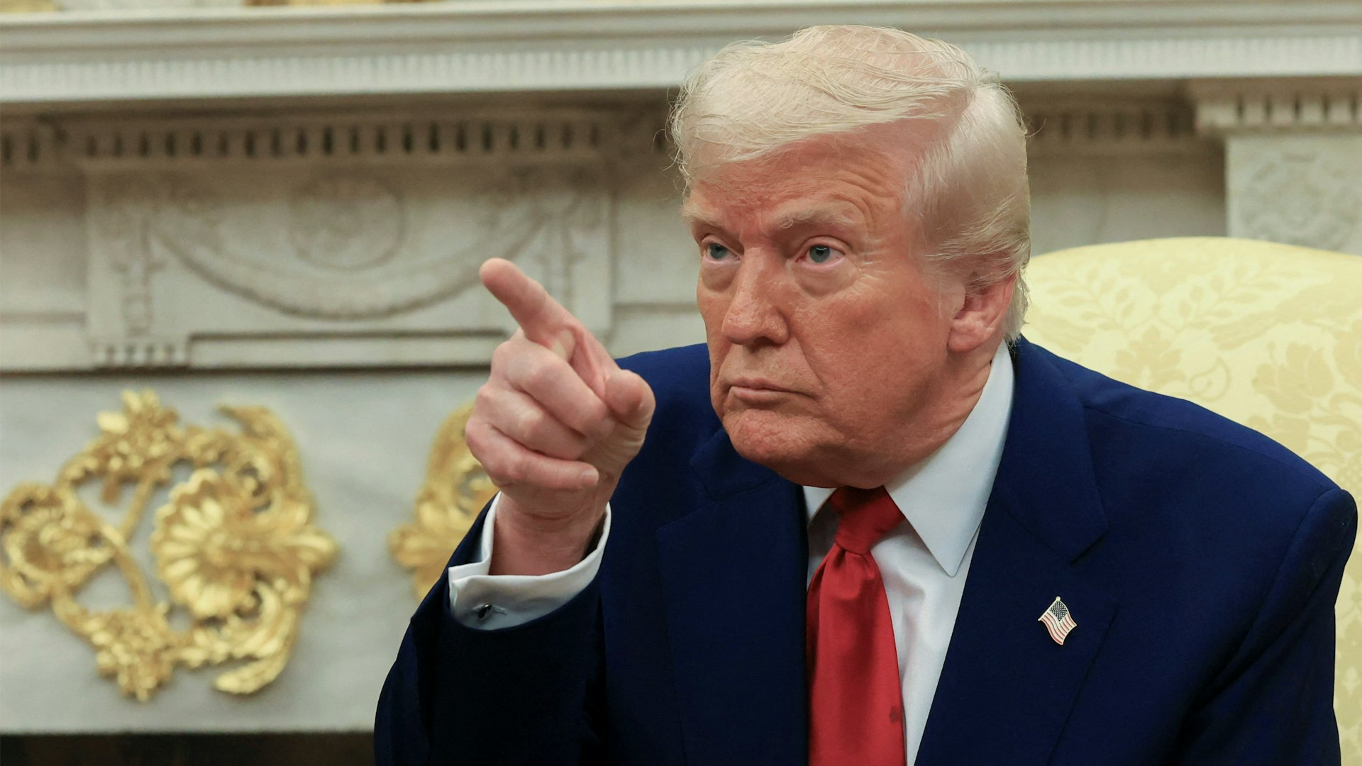 记者观察｜特朗普再对香港邮递关税加码三倍