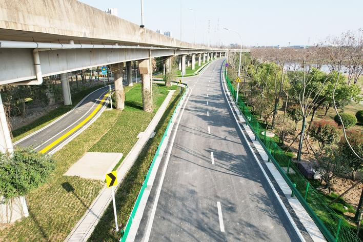 新建的三环线辅路 通讯员供图
