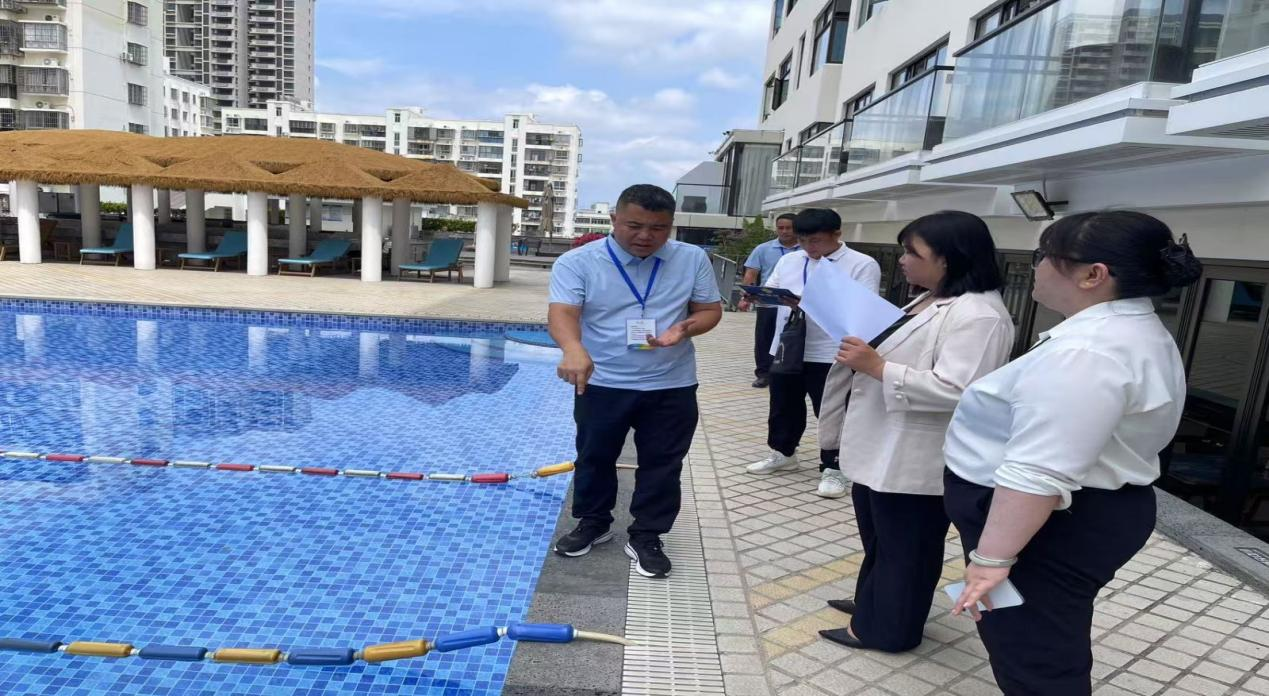 三亚市为旅文企业泳池安全“硬核护航” 筑牢游客“生命防线”