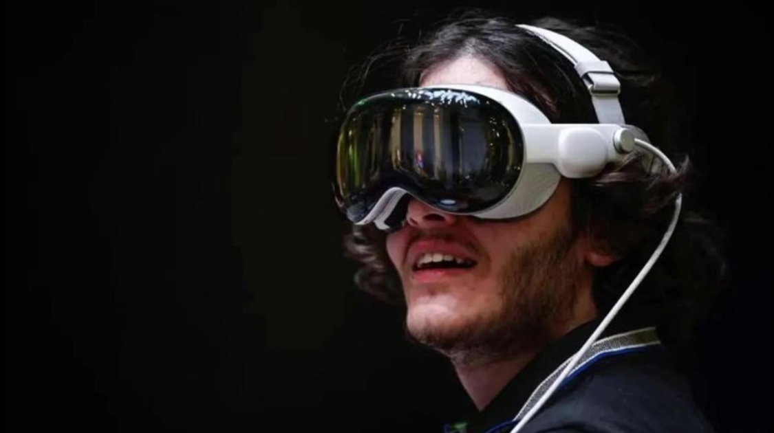 苹果公司继续加码空间计算，Apple Vision Pro 2有望于年内发布