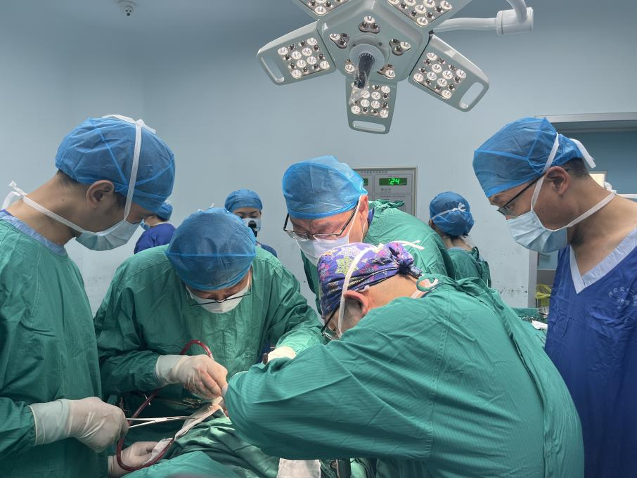 儿童罕见肿瘤治疗新突破——西安交通大学第二附属医院完成高难度腹膜后肿瘤联合肝切除