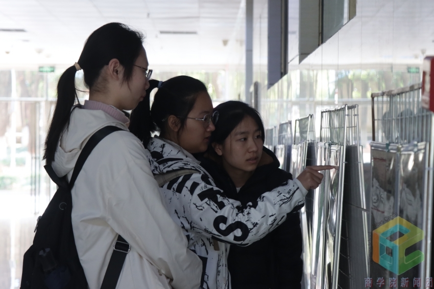 江西理工大学开展纪念方志敏烈士纸质媒体档案巡展活动