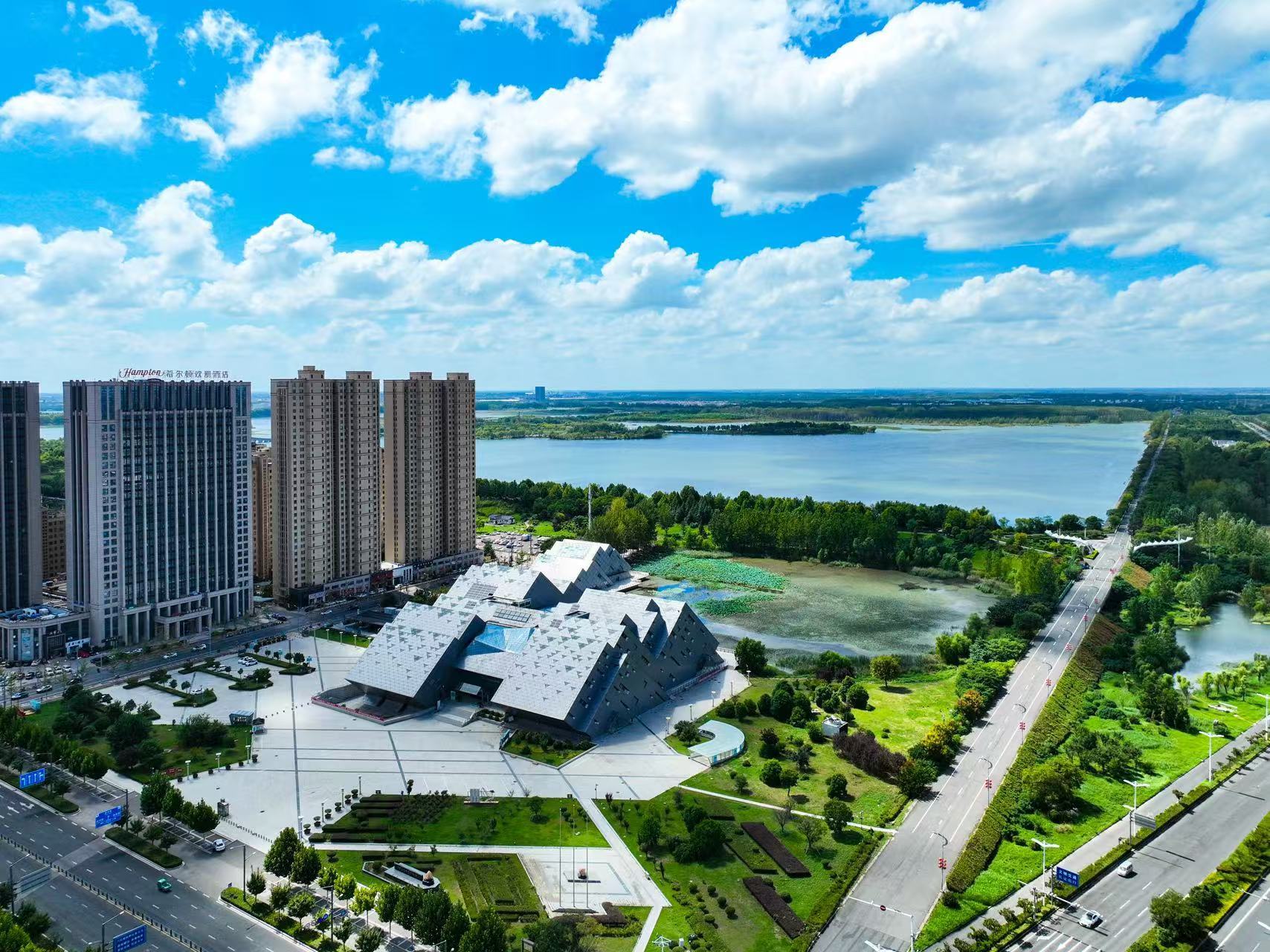东海向新！“世界水晶之都”璀璨跃升