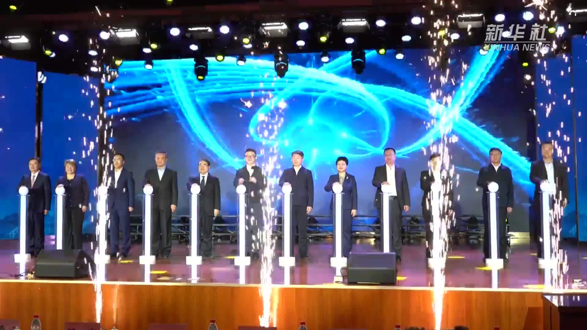 新疆第三届“典耀中华”主题读书行动启动