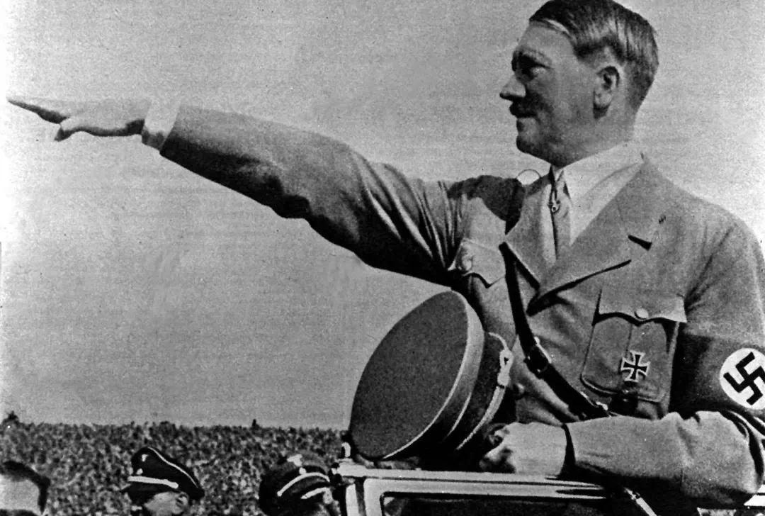 Hitler-malerier p&aring; auksjon i Sverige – E24