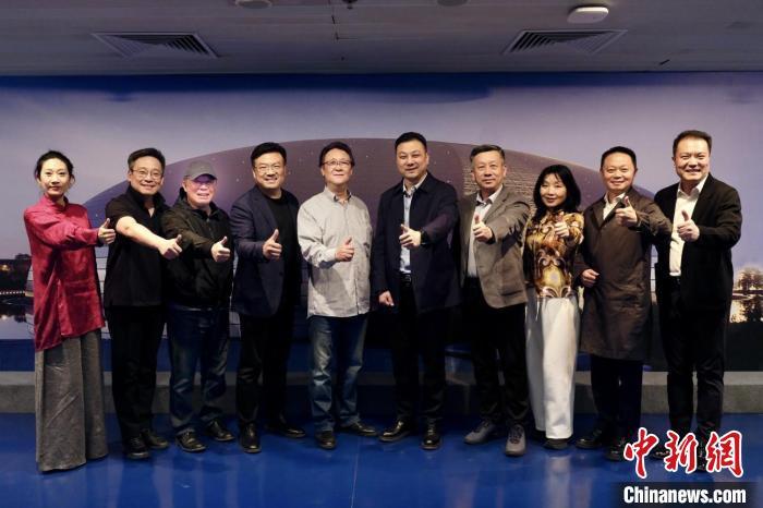 京津冀三地乐团负责人及主创等人合影。 主办方供图