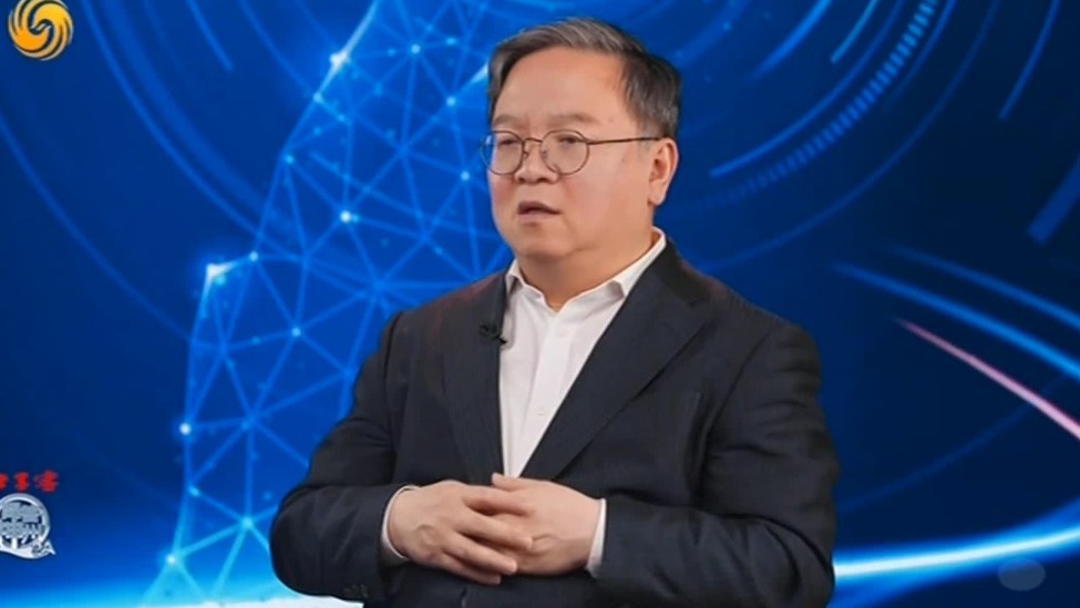 郭毅可：中美在人工智能领域一个“巧”一个“狠”