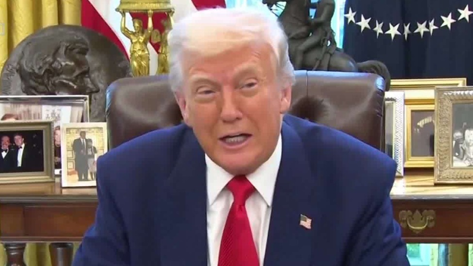 特朗普抱怨限水导致头发湿透要站15分钟，出手撤销拜登节水令