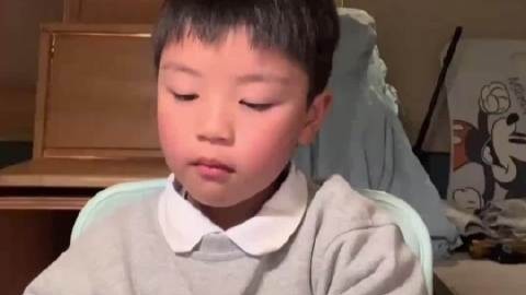 7岁小孩哥用rap唱小小的烦恼走红