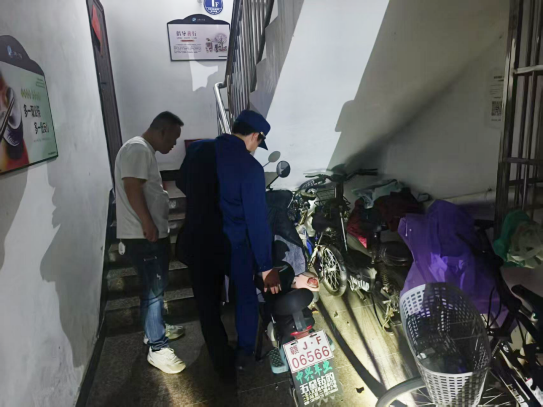 “飞线充电”、堵塞疏散通道 萍乡多个小区被曝光