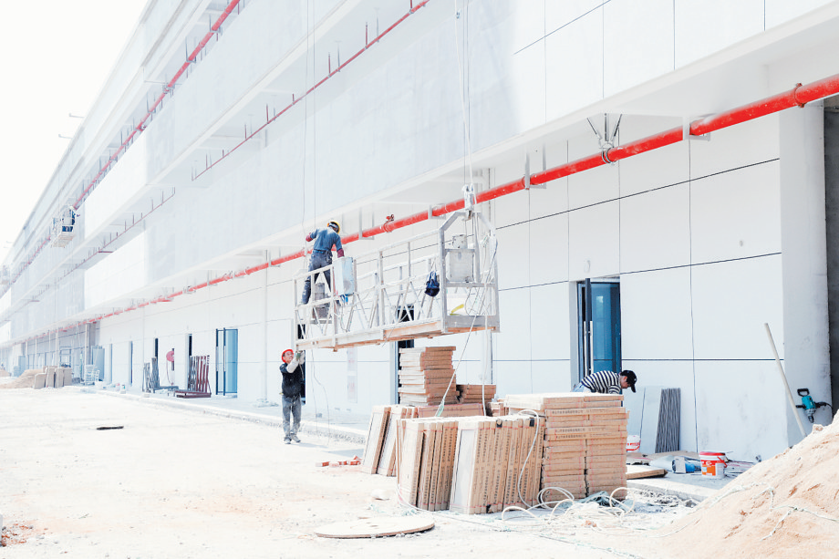 电商中心大楼主体初见雏形。