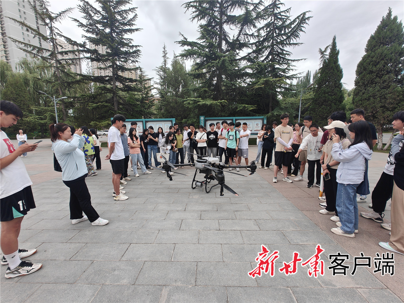 马云锡团队为大家进行植保无人机科普知识讲解