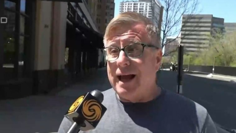 美国民众在超市中感受“关税风暴”：这太疯狂了！物价真的飙很高