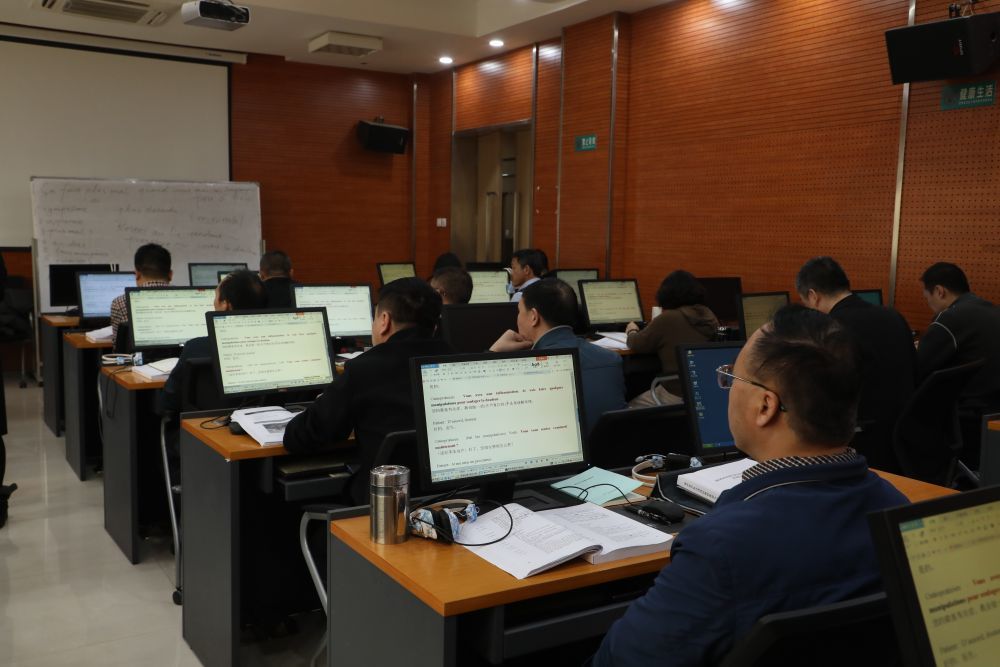 第24批中国援马达加斯加医疗队在甘肃省兰州市接受行前培训　新华社记者　张智敏　摄