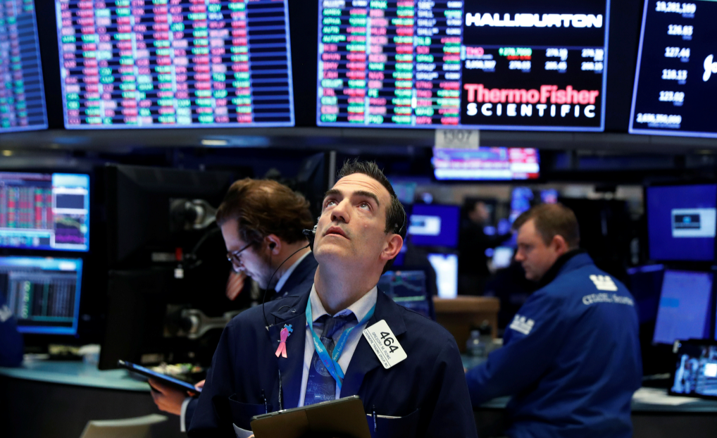 美股继续过山车行情 道指波幅逾2300点