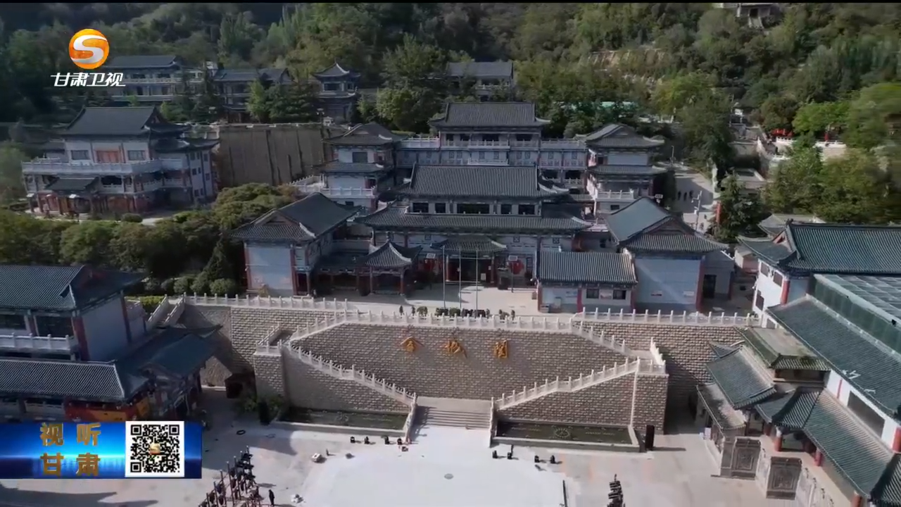 敦煌鸣沙山月牙泉圈粉游客　清明假期甘肃“遗”展风采