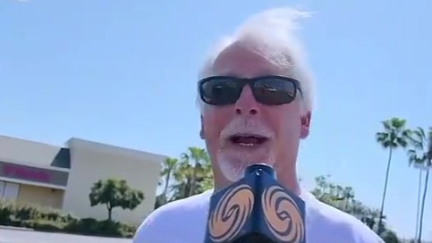 美民众呼吁特朗普放缓关税，囤积卫生纸应对涨价