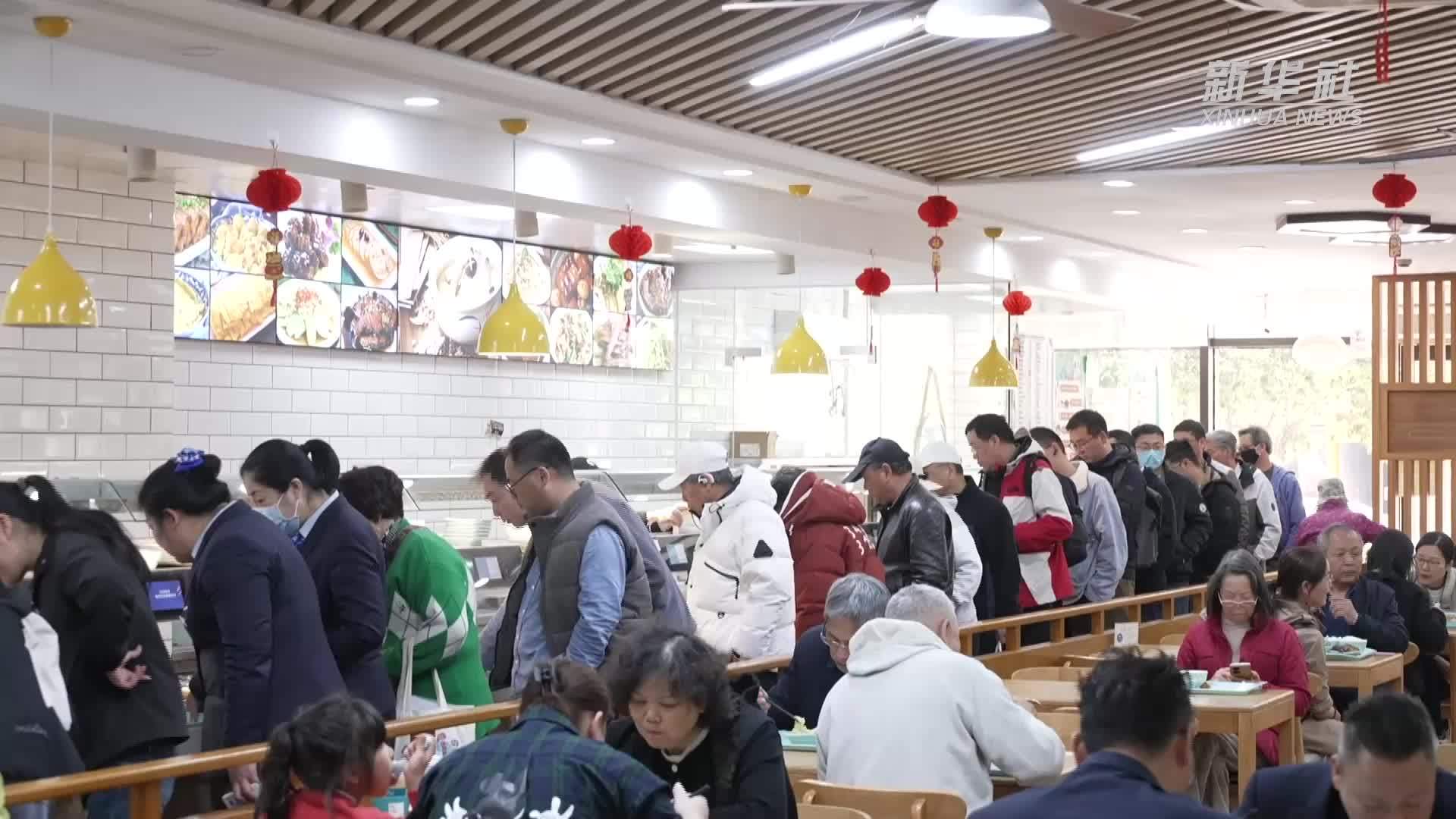 上海：“减脂轻食套餐”走进社区食堂