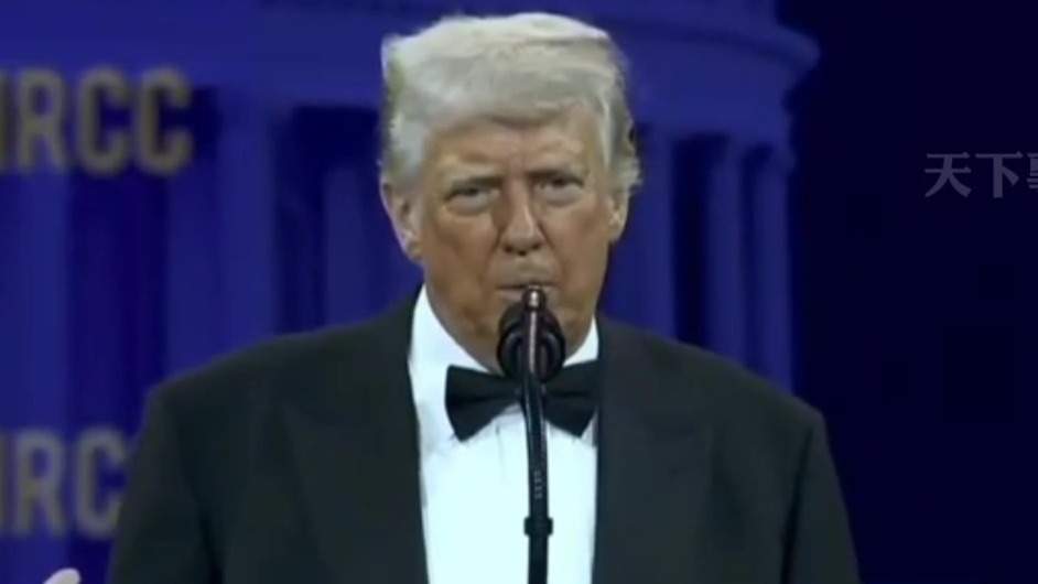 特朗普粗鄙羞辱谈判各国：他们都给我打电话，kissing my ass！