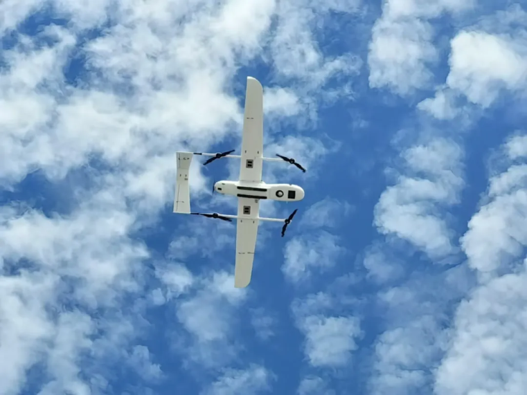 青鸥30B氢动力复合翼无人机。