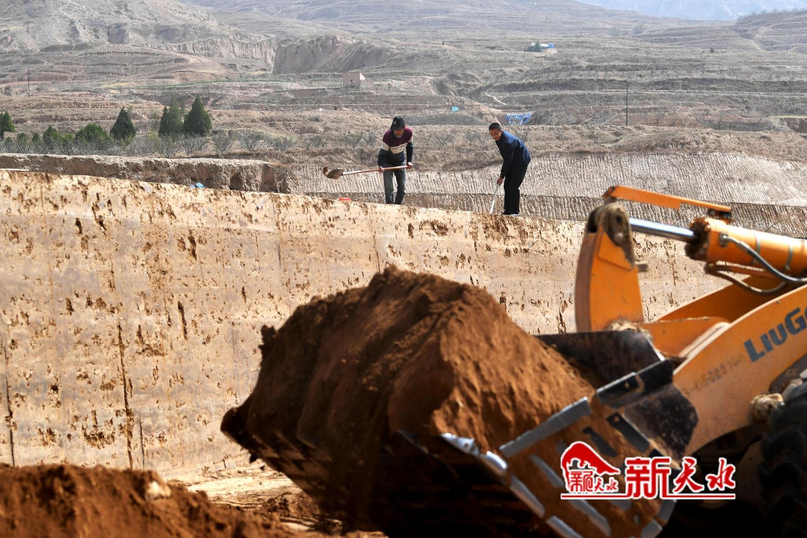 产业园第三批大棚建设如火如荼