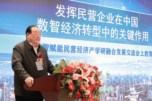 中国人民解放军中将、国防大学原副政委李殿仁中将做主题分享