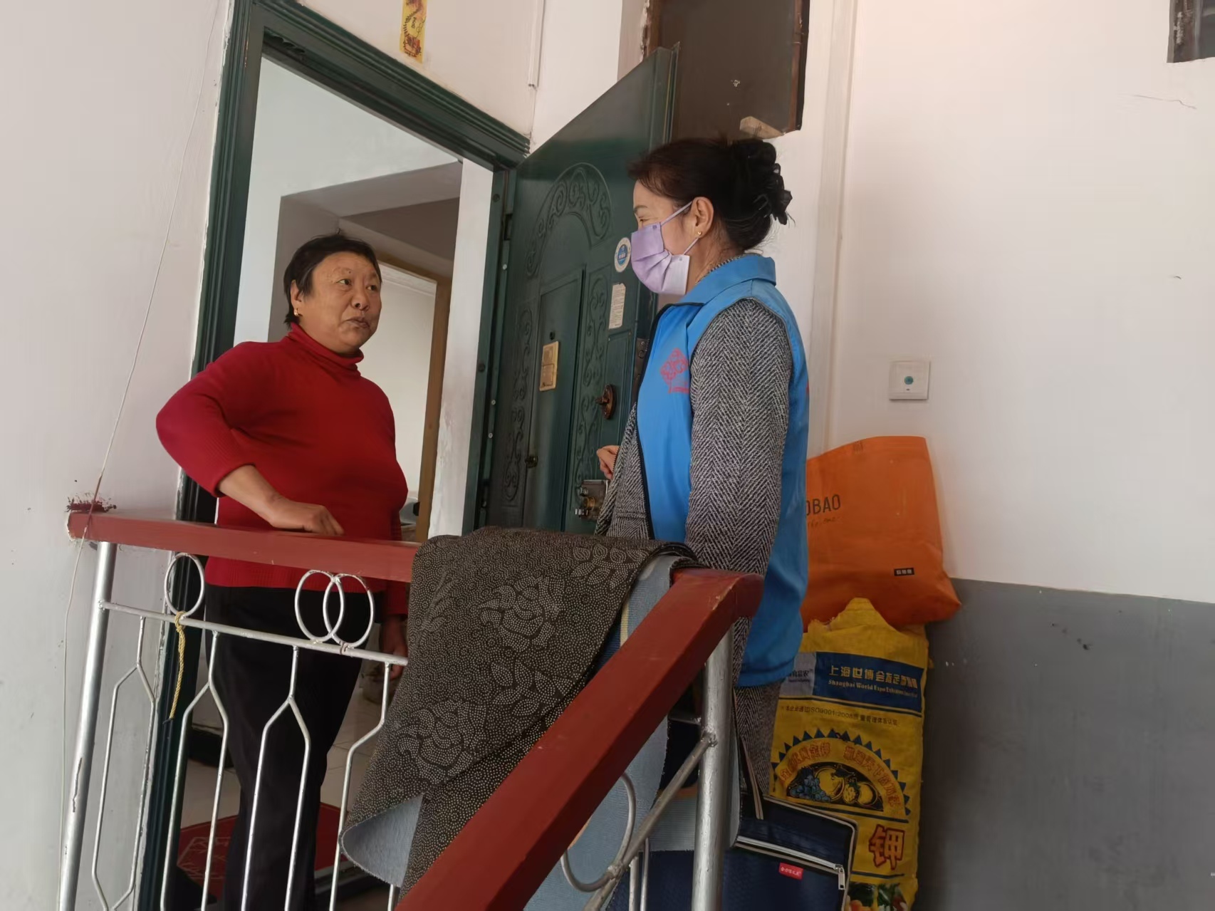 华亭社区开启隐患大排查 守住居民“安全线”