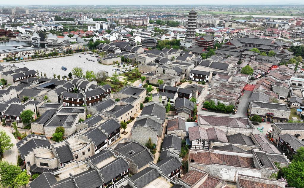 这是2024年4月10日拍摄的抚州市文昌里历史文化街区（无人机照片）。（图据新华社）