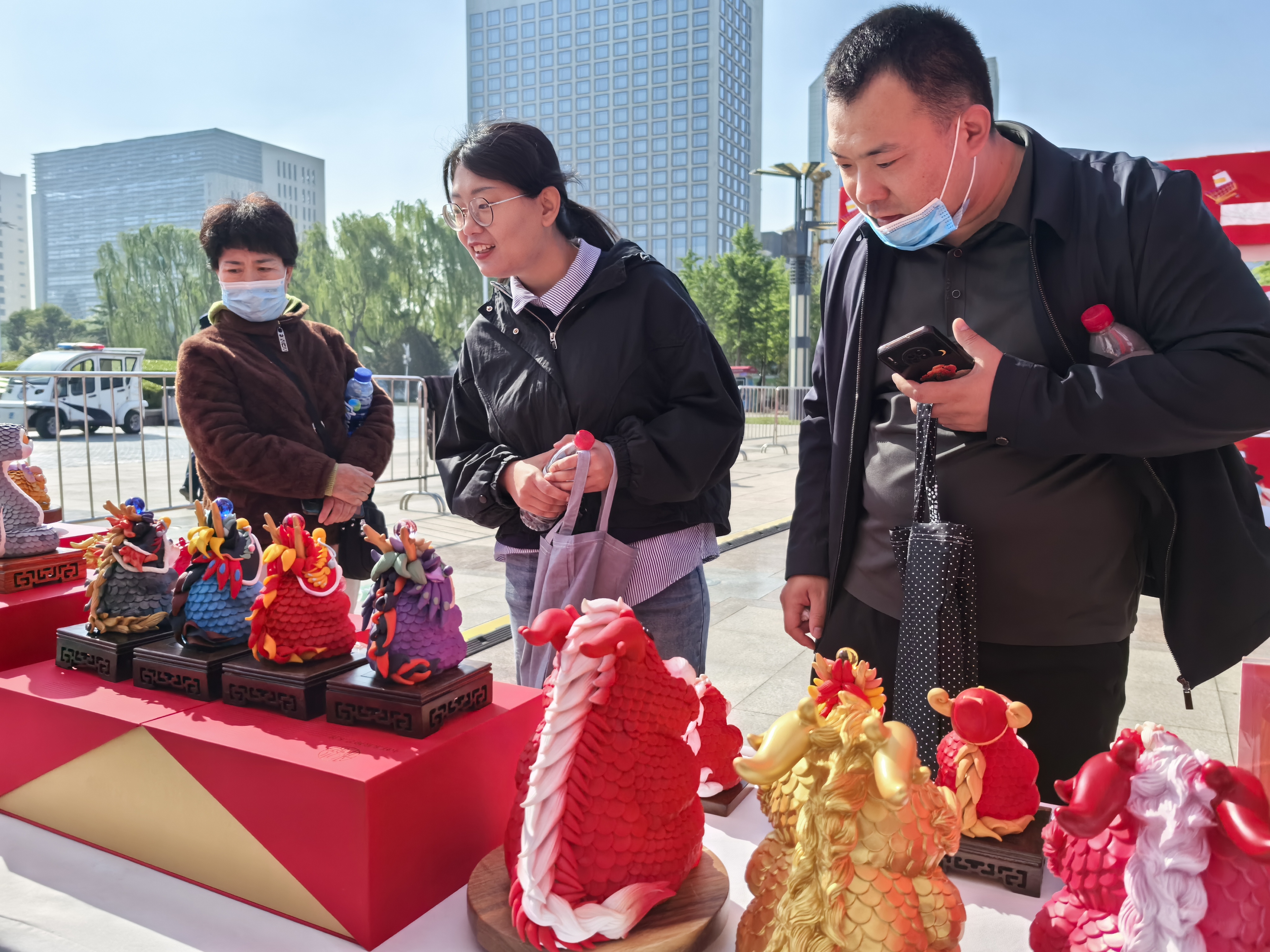 一站式解锁“鲁C宝藏”！千款淄味登陆泉城广场 承包你的“逛吃拍”