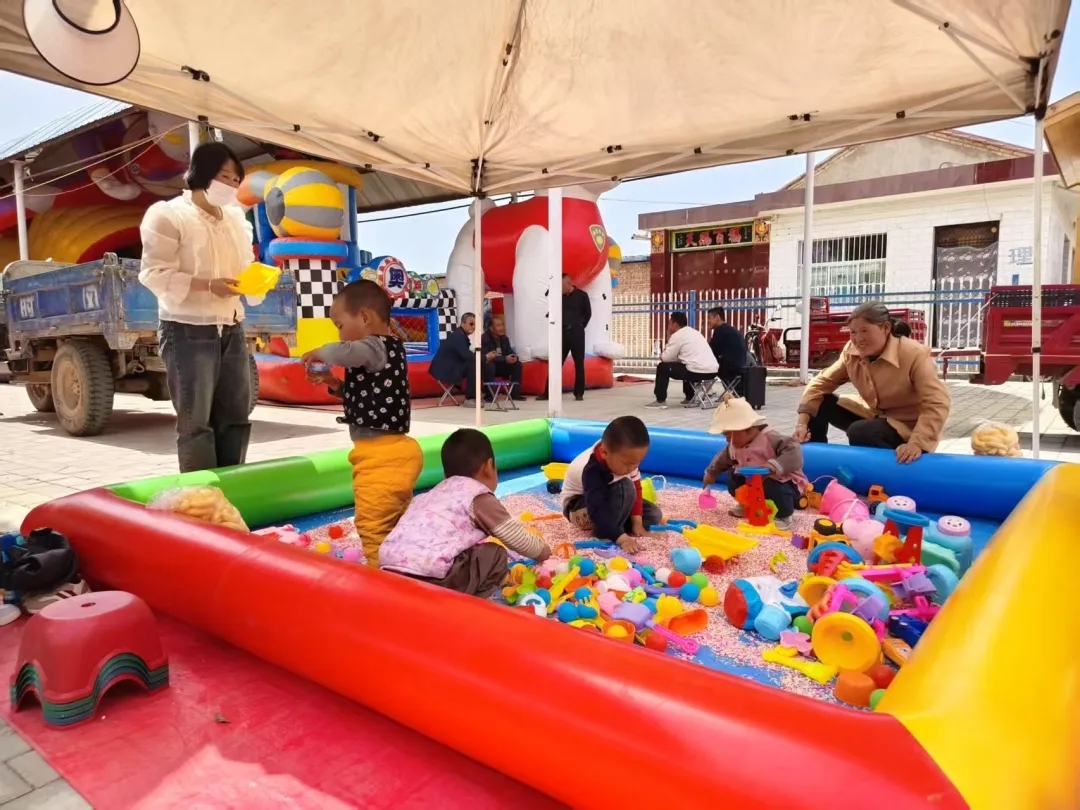 华亭派送文化惠民“大礼包” 群众幸福指数蹭蹭涨