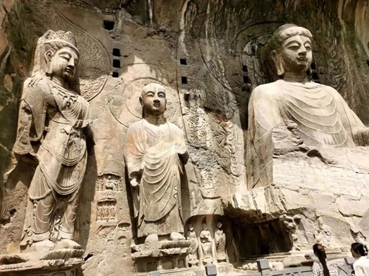 龙门石窟的建造风格深受天梯山石窟的影响