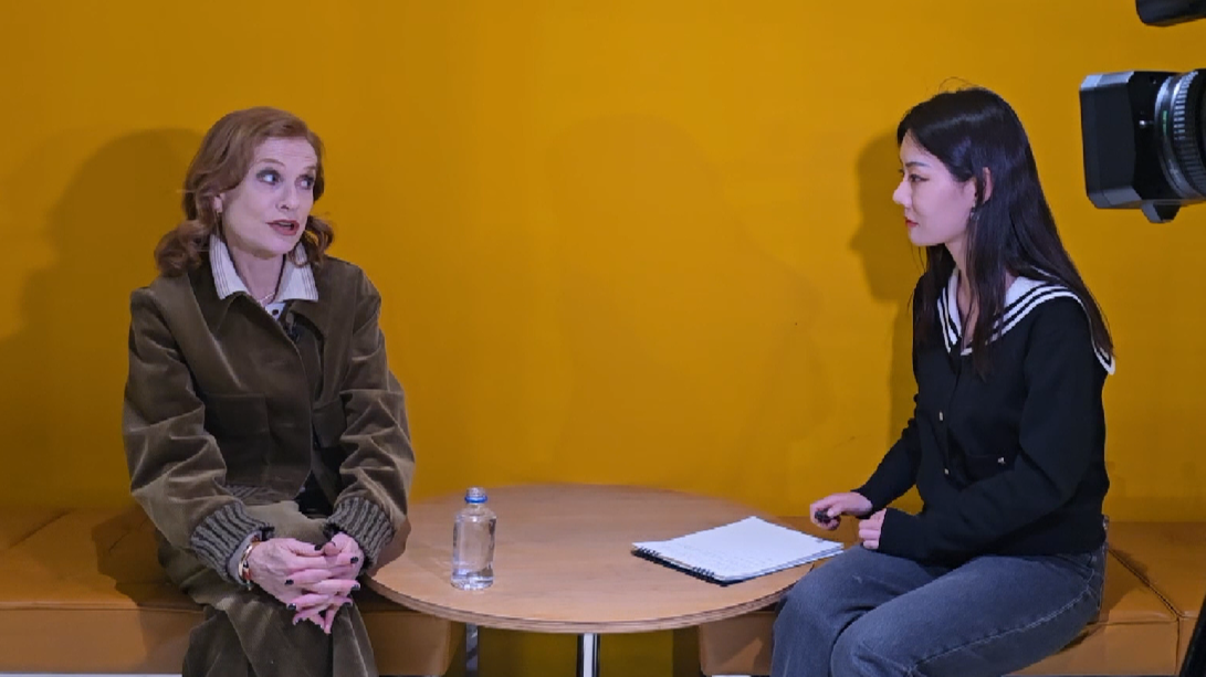 凤凰独家｜法国国宝级演员于佩尔促进中法文化互鉴