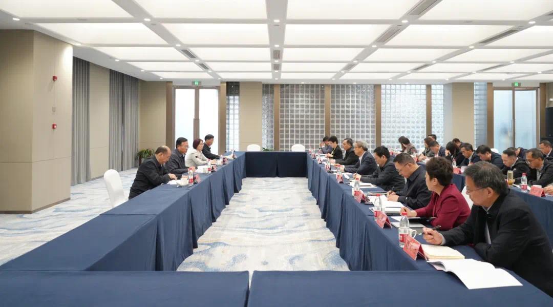 推进张謇企业家学院建设发展专题会议(14335304)-20250407201627.jpg